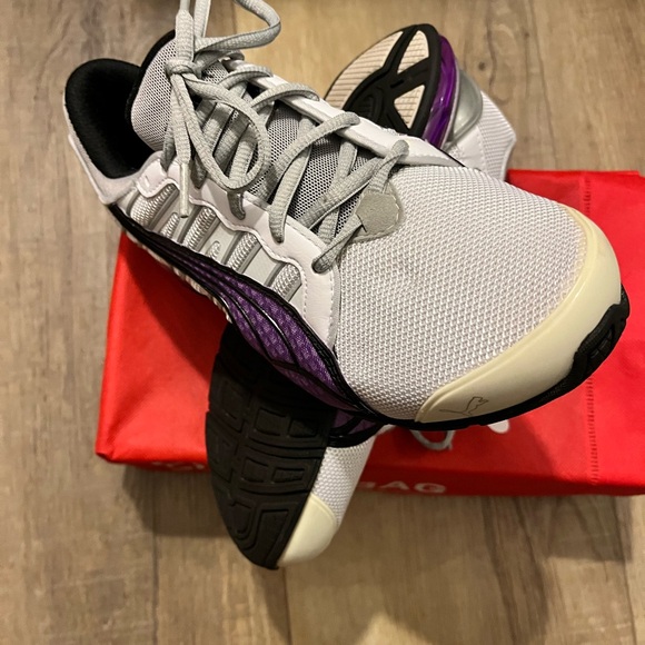 PUMA VOLTAIC 3NW white/silver/dewberry running sneakers Size: 7 - Picture 2 of 7